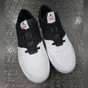 🐢 Jordan Series ES Shoes Black And White Size 13